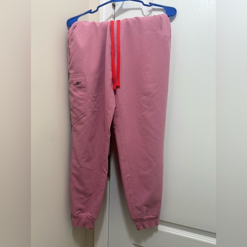 Figs Pink Chalk Scrub Pants